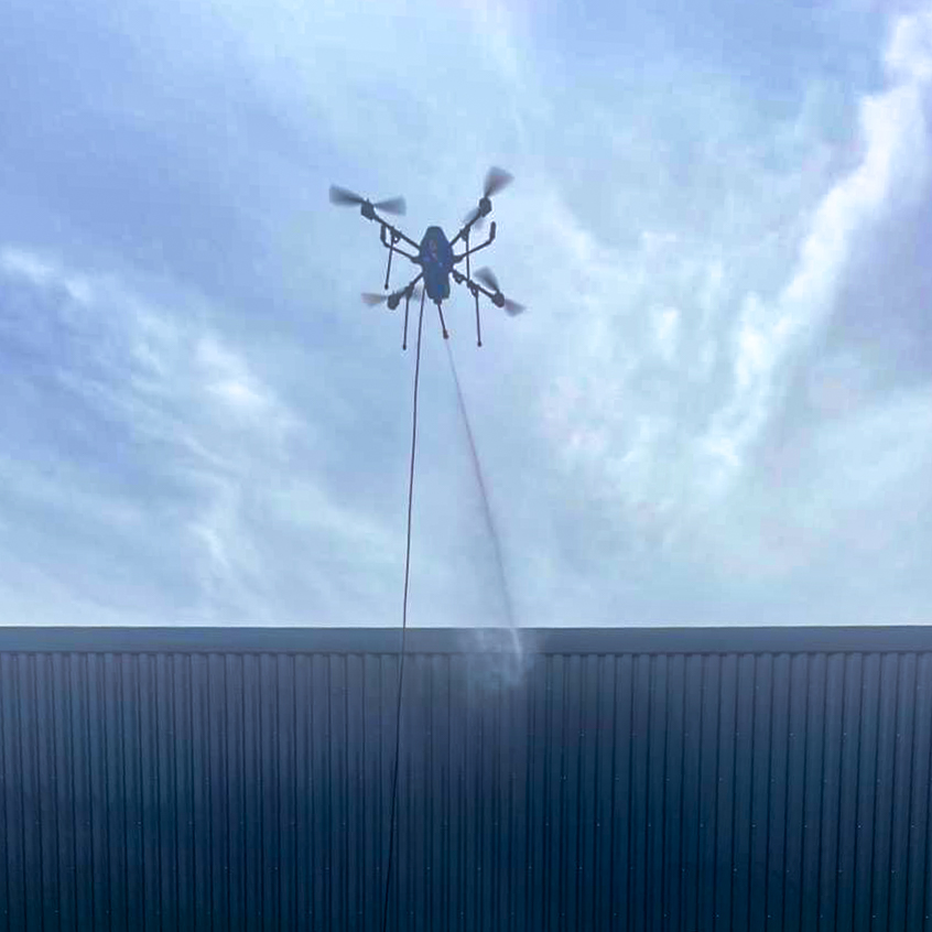 Hangar bac acier nettoyage drone professionnel